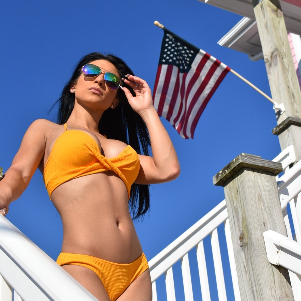 Meet your Posher, Brittany